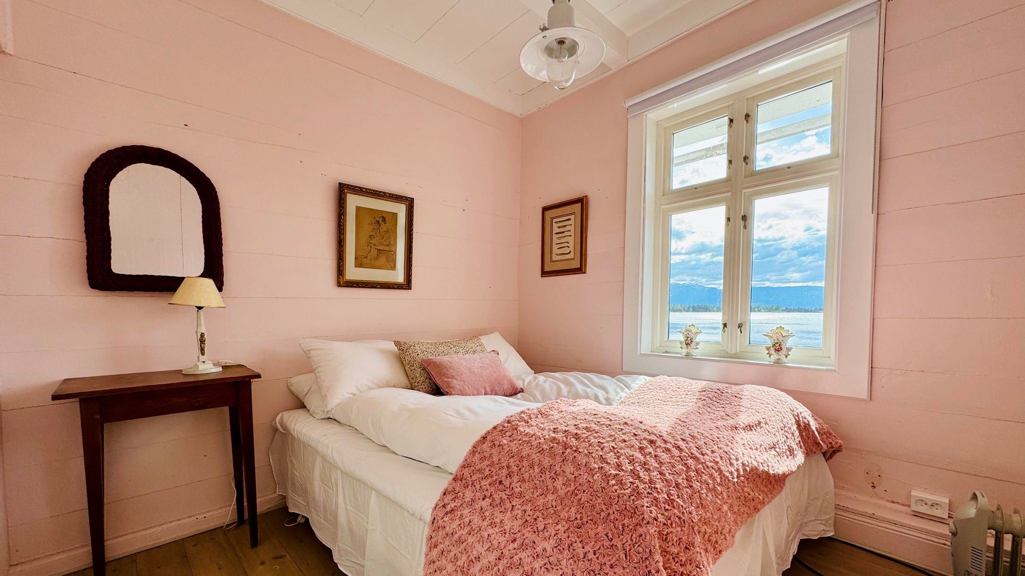 The pink room